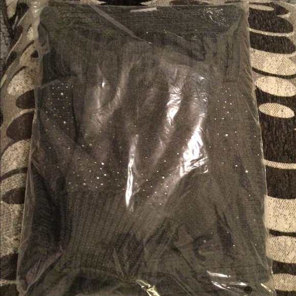 🔥🤩🤩🔥Rhinestone Embellished Hat, Scarf and Glove Set🔥🤩🤩🧤🔥 - Picture 6 of 9